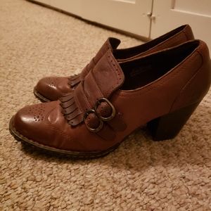 Born size 8.5 brown bootie heel loafer oxford